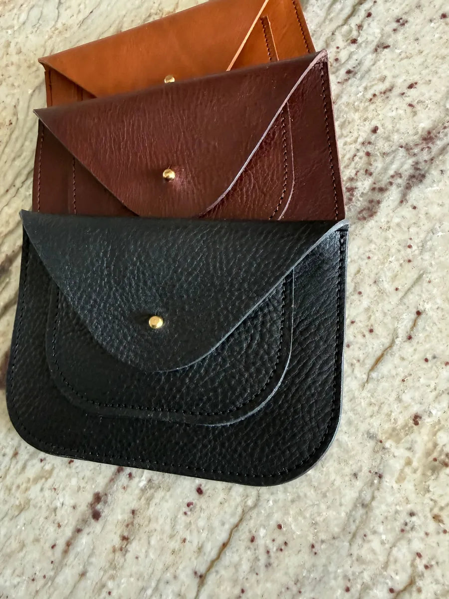 Clara Purse in black leather, handmade by LMOR Studio Cornwall - detail close-up view