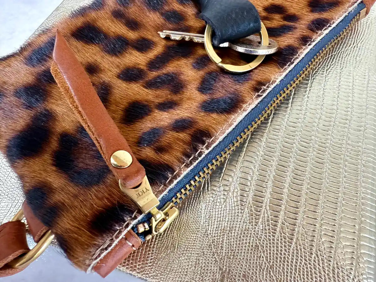Large Coin Purse in Jaguar and Tan by LMOR Studio Cornwall, handmade leather purse detail view