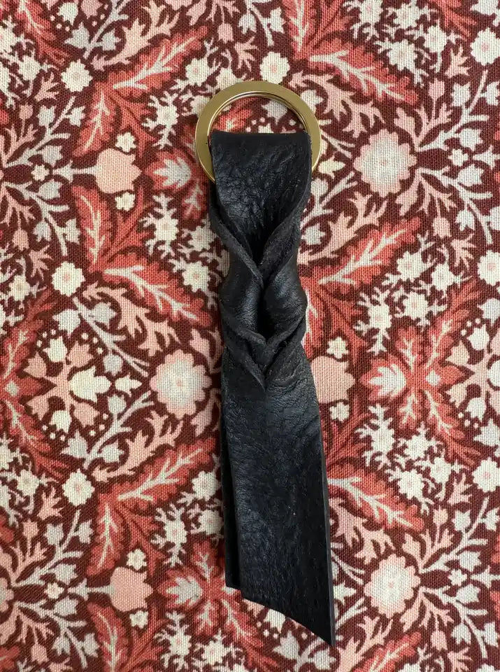 Twist Key Ring in black by LMOR Studio Cornwall, handmade minimalist design detail view
